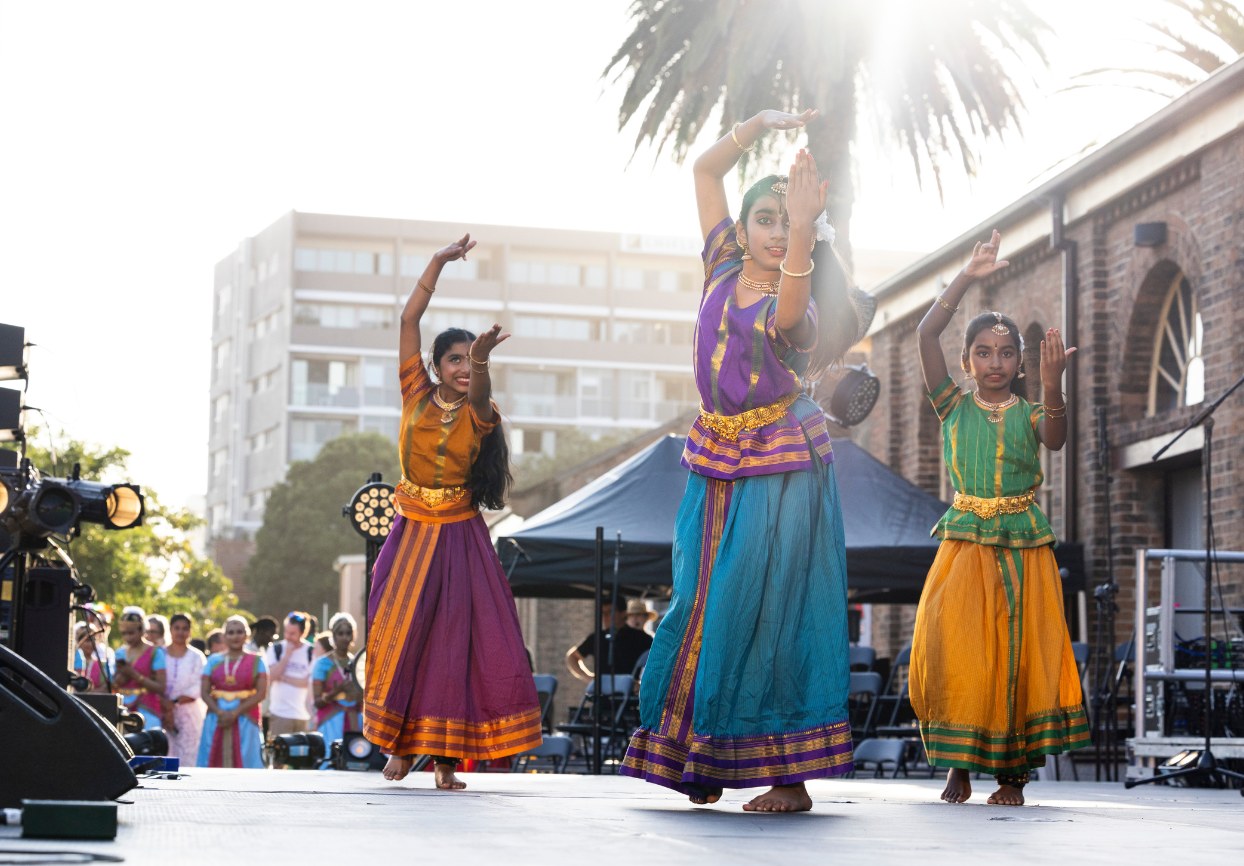 Global Gathering performers dancing 